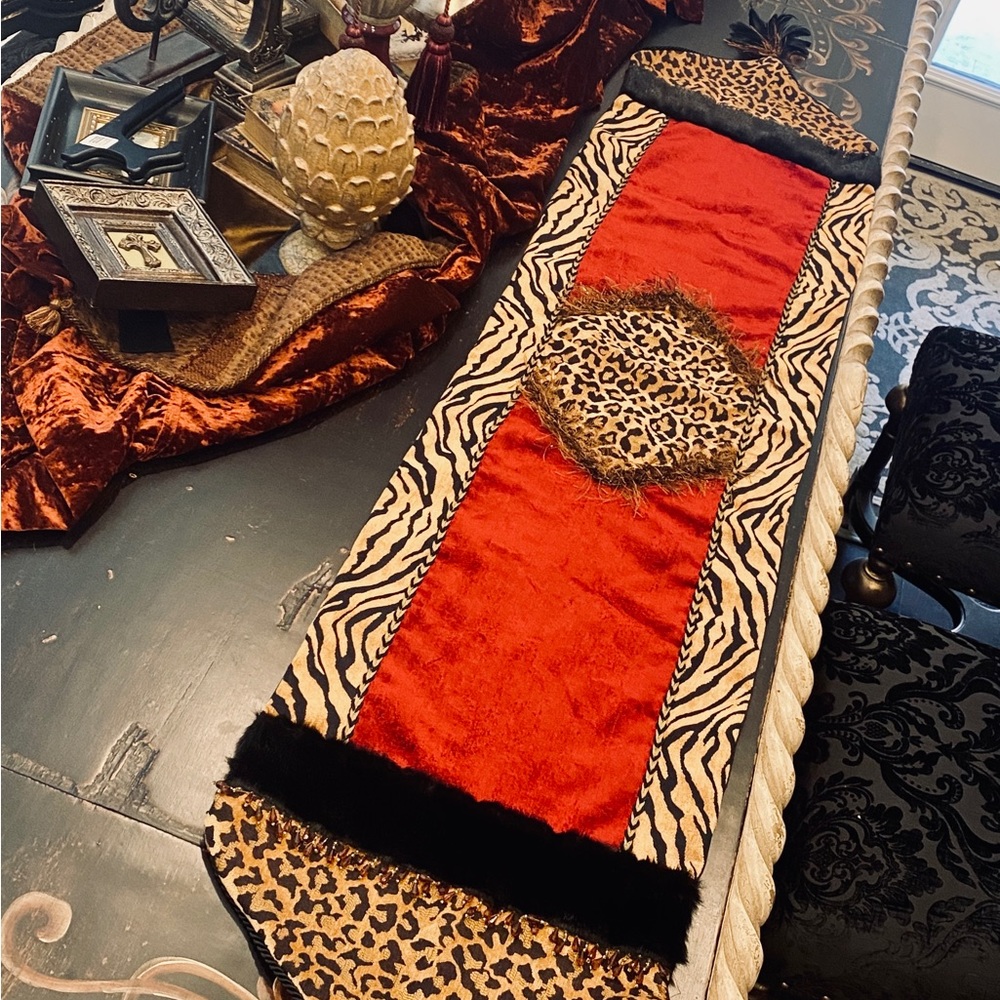 ❣️SOLD ON OTHER SITE❣️80” L Reilly Chance Table Runner